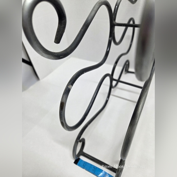 Elegant Silver Metal Wine Rack - Picture 5 of 7